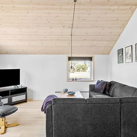 Holiday home Ha332-hals-lovsangervej-4