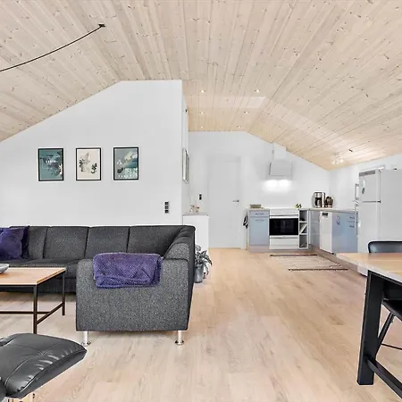 Holiday home Ha332-hals-lovsangervej-4 *
