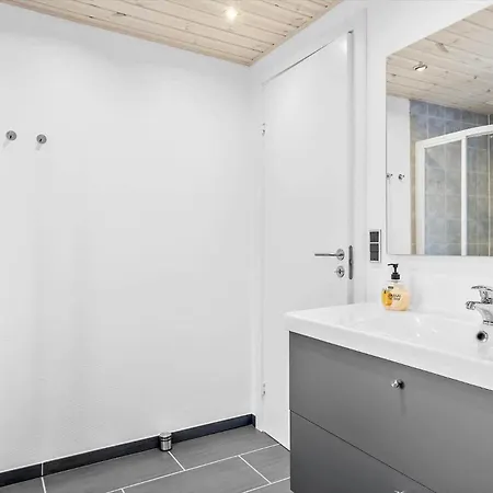 Ha332-hals-lovsangervej-4 Holiday home Hals